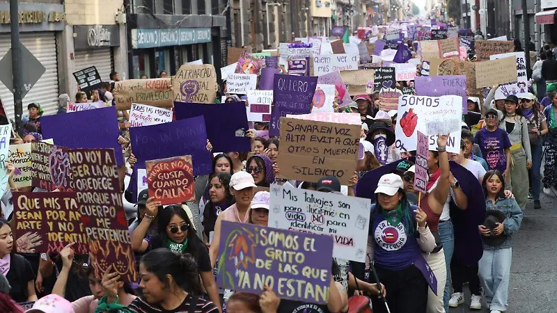 Marcha por el Día Internacional de la Mujer en Puebla